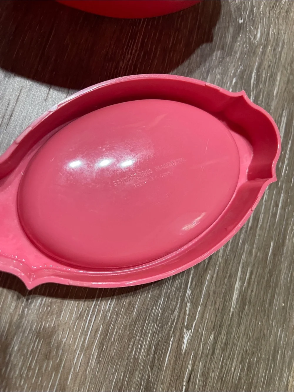 Vintage 50’s/60’s Pink Retro Bathroom accessories - Schwarz Bros Plastic